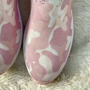 Women’s Juicy Couture Pink Camouflage Sneakers